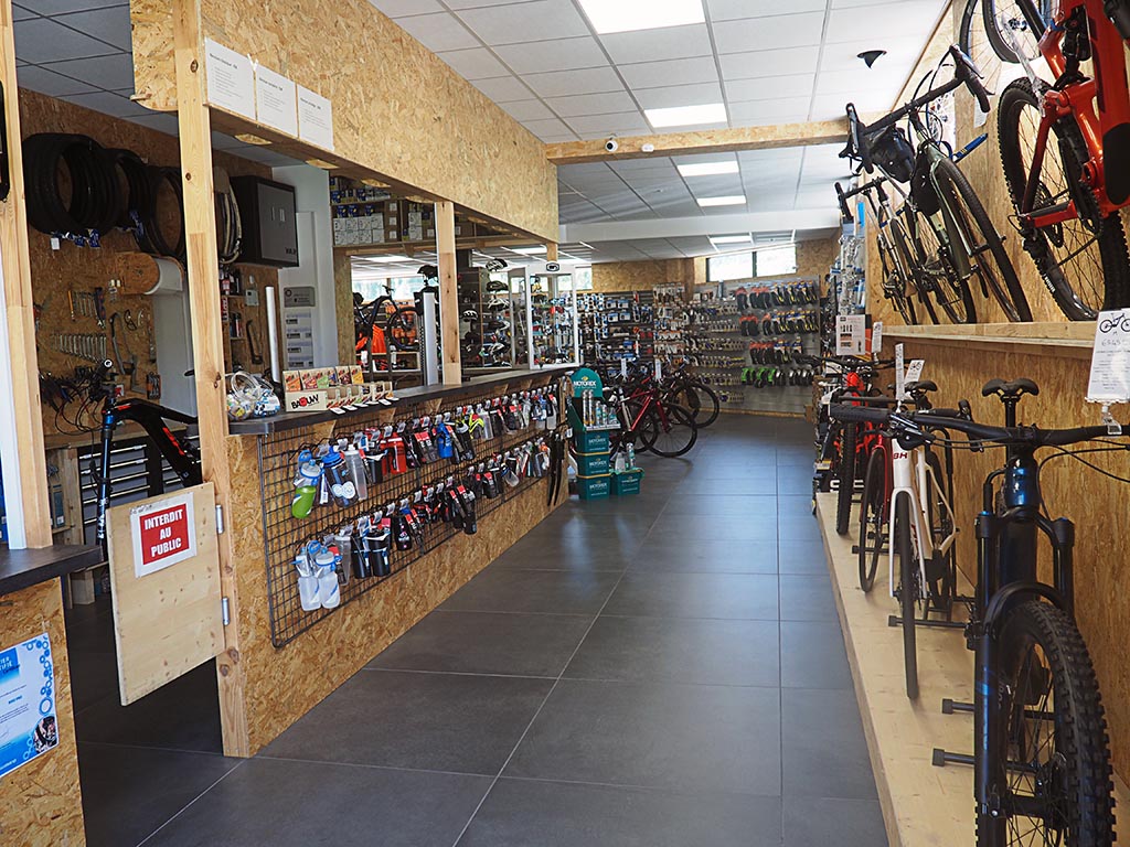 photo exterieure de l'atelier de reparation velo